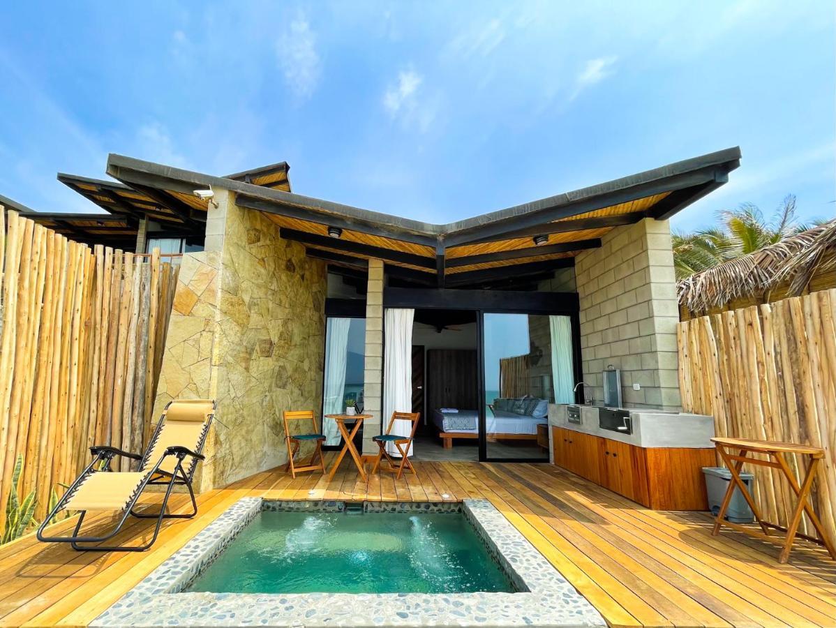 Diem Vichayito Beachfront Eco-Luxury Villa Exterior foto